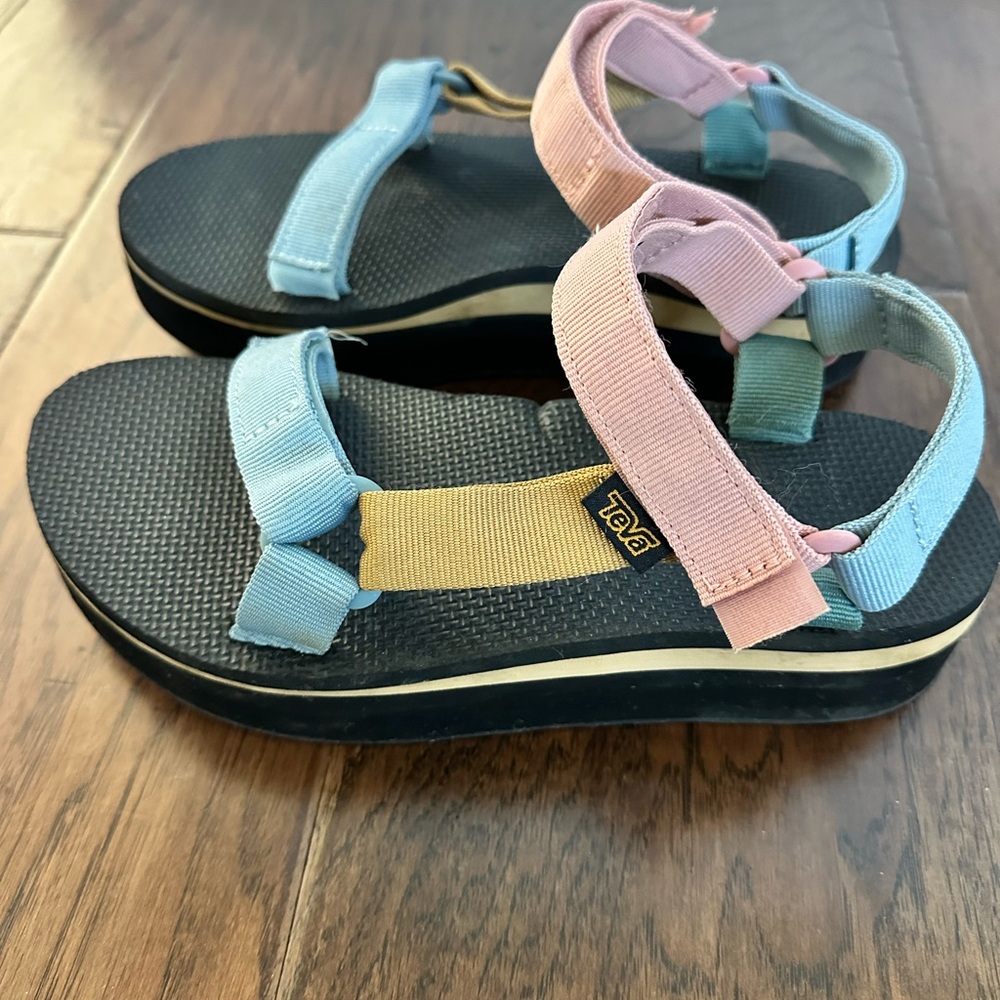 Women's Flatform Universal Sandal